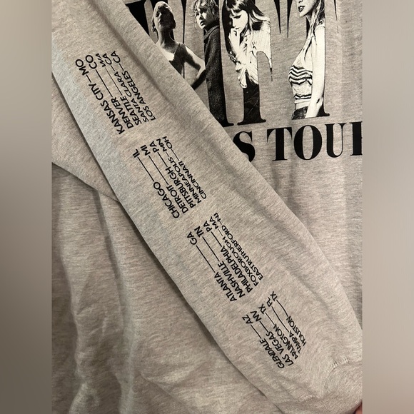 New Taylor Swift Eras Tour crewneck sweatshirt XL - Picture 4 of 13